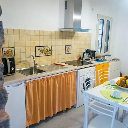 La Zagara אצ'י קסטלו